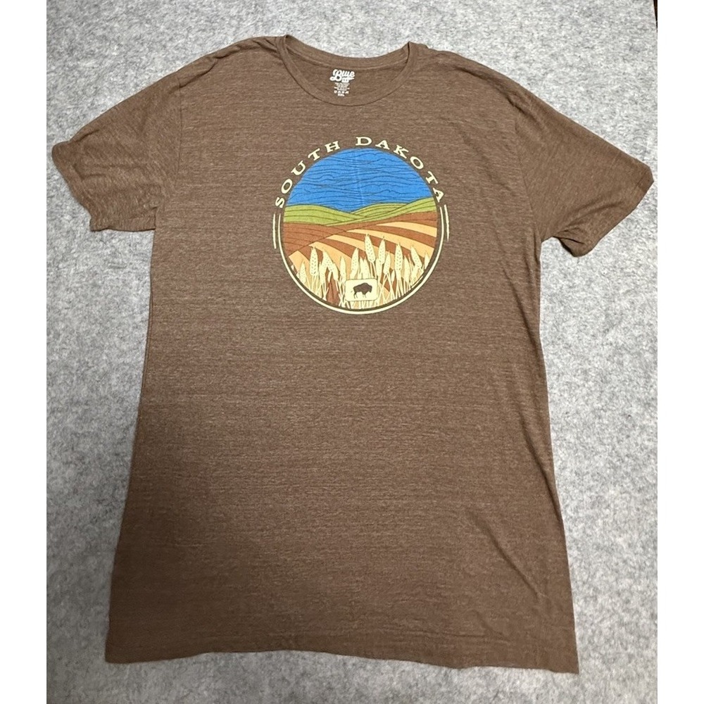 South Dakota Men's  T-shirt Size 2XL Brown  Short Sleeve‎